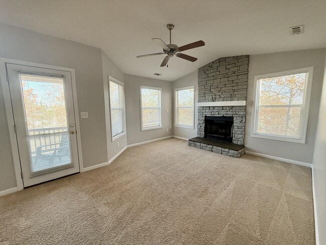 Photo - 1006 Brookhollow Dr