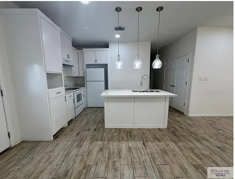 Building Photo - 2200 N. Valley