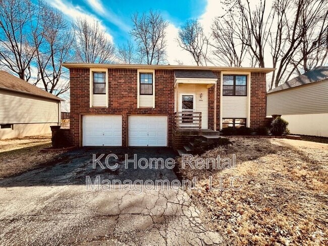 Building Photo - 2600 NW Castle Dr Rental
