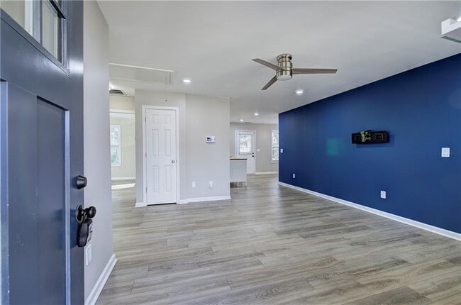 Photo - 241 McIntosh Ave NE