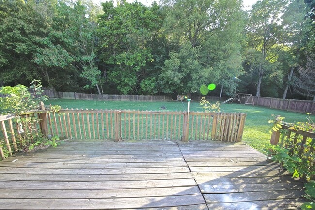 Photo - 876 Meadowlands Dr