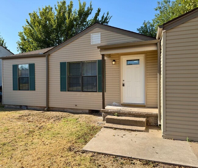 Photo - 2118 NW Lake