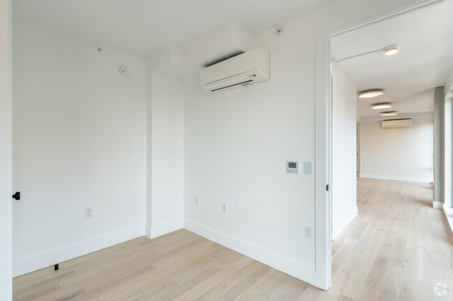 56-62 W 125th St