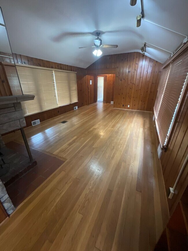 Photo - Charming 3 Bed 2 Bath Home! *2027*