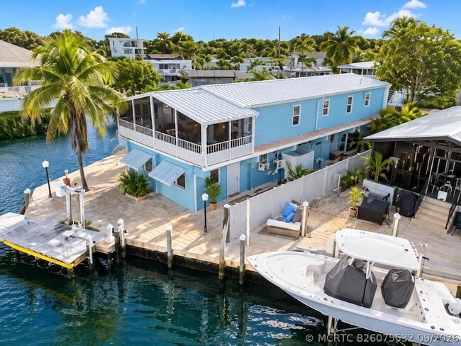 Building Photo - 932 Tropical Ln