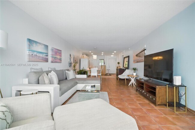 Photo - 1170 NE 191st St Unidad A21