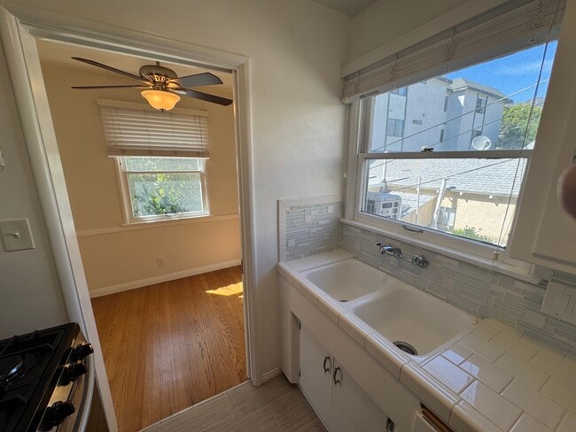 Photo - 554 E Cypress Ave Apartment Unit B