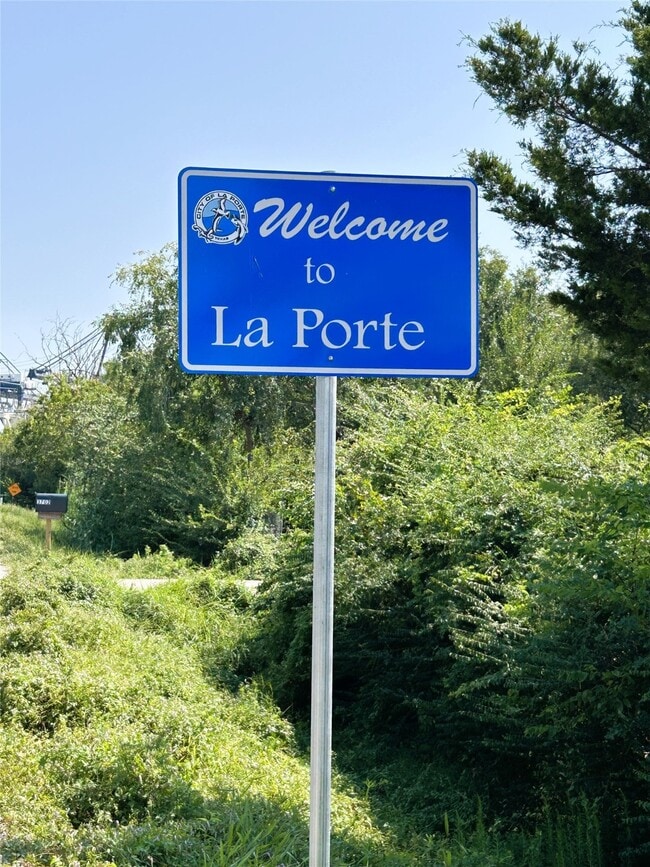 Building Photo - 302 Shoreacres Blvd