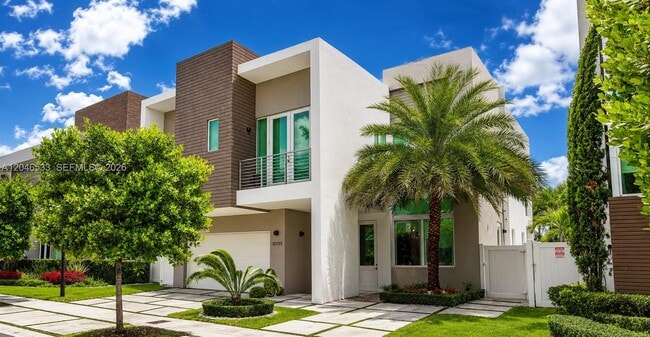 Building Photo - 10561 NW 68th Terrace