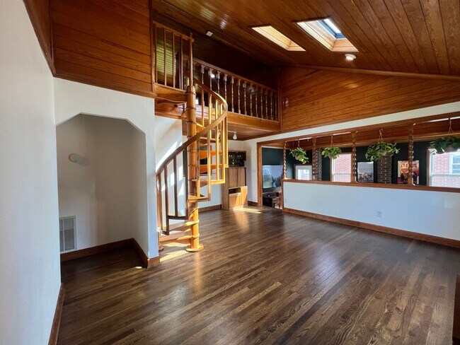 Photo - Mid - Century Modern Dream!   WILLOW TERRACE