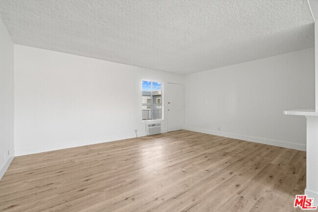 Building Photo - 1420 S Bedford St Unit 206 Rental