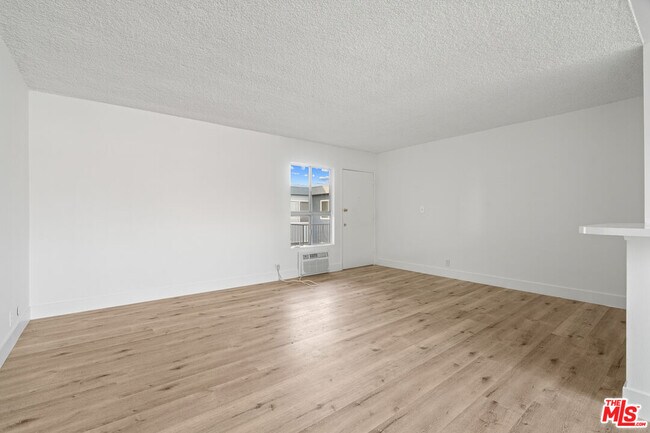 Photo - 1420 S Bedford St Unidad 206 Rental