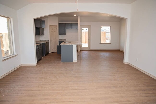 Photo - Lease This Stunning New Construction | Irr...