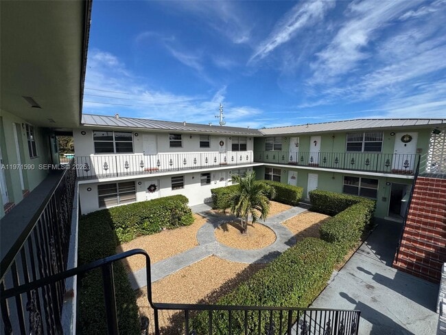 Photo - 6451 W Flagler St Unidad 12