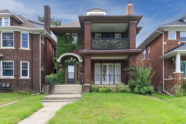 Building Photo - 1721 Atkinson St Unit Lower Rental