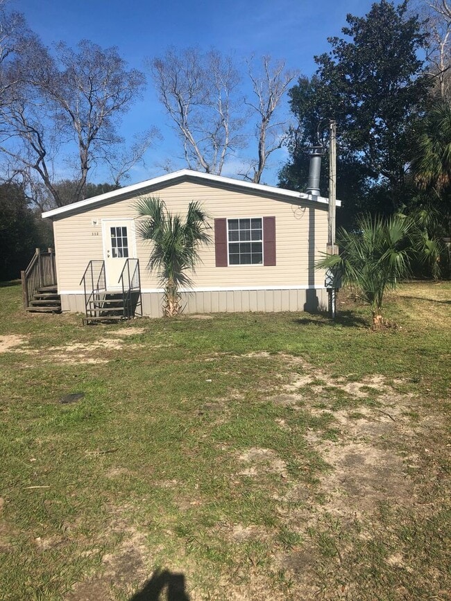 3-Bedroom/ 2-Bath-Mobile Home with Deck - 3-Bedroom/ 2-Bath-Mobile Home with Deck