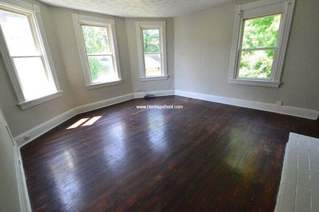 Photo - 529 Hawthorne Ave Unit 2