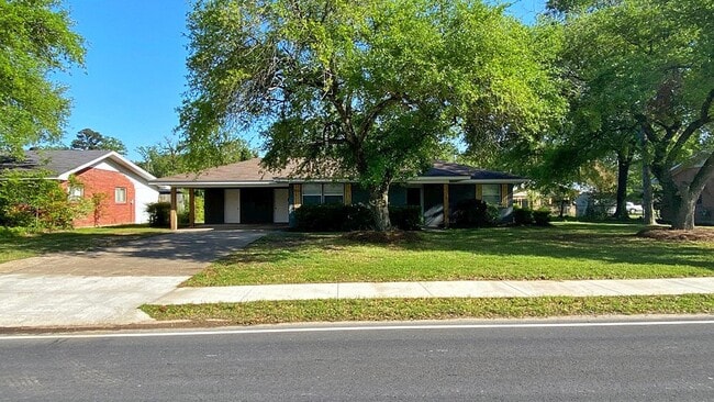 Photo - 403 Parkwood Dr