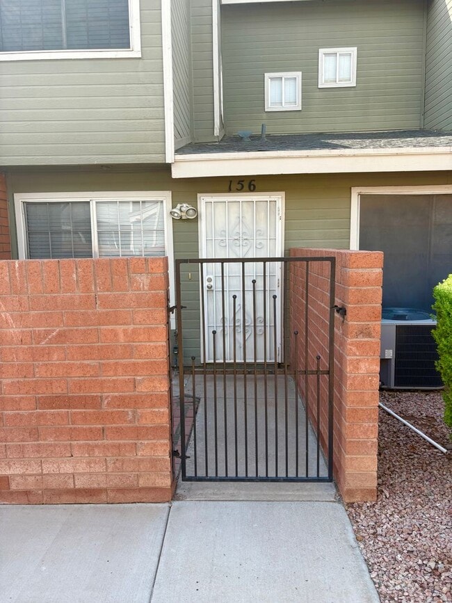 Building Photo - **COMFORTABLE 2br/2ba TOWNHOME (GILBERT & ...