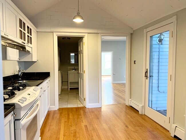 Photo - 89 Green St Unit 2