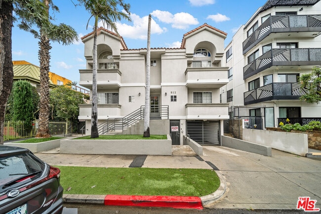 Photo - 812 N Hudson Ave Unidad 107