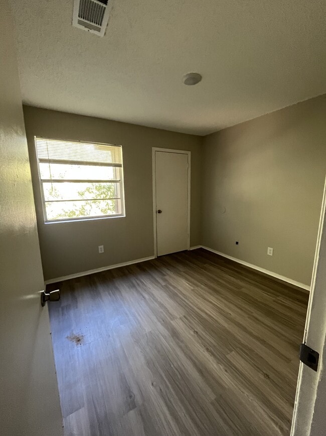 606 Bracewood Cir Unit C