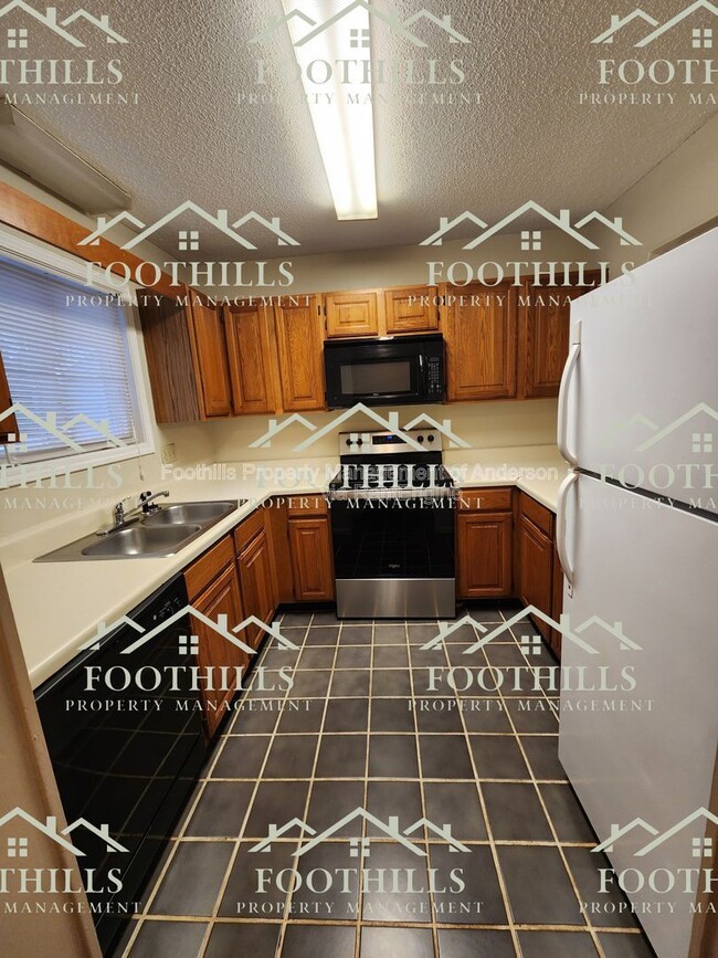 Photo - 1011 Northlake Dr