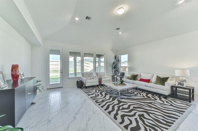 Photo - 25206 Farmdale Ln