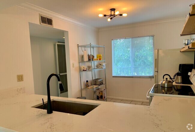 Building Photo - 118 Palm Dr Unit 16 Rental