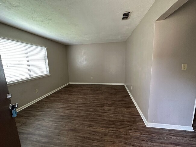 Photo - RUBI- 1415 WB Apartment Unit A