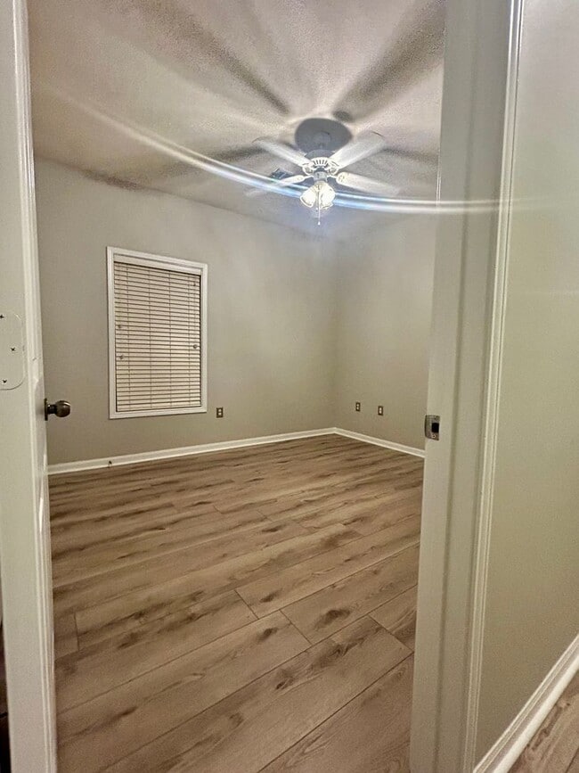 Photo - 3 Bedroom/ 2 Bathroom Condo Available in August!