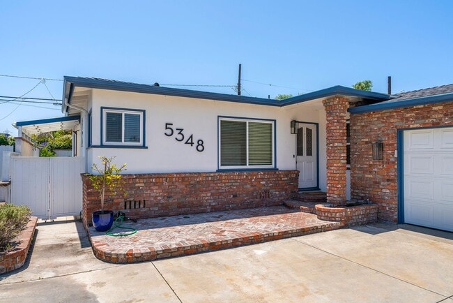 Photo - Beautiful Hawthorne Rental In Hollyglen!