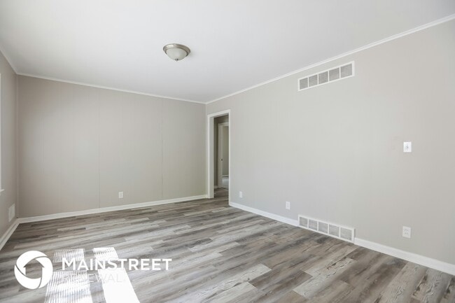 Photo - 10002 Wheeling Ave