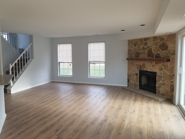 Photo - 1722 McNelis Dr