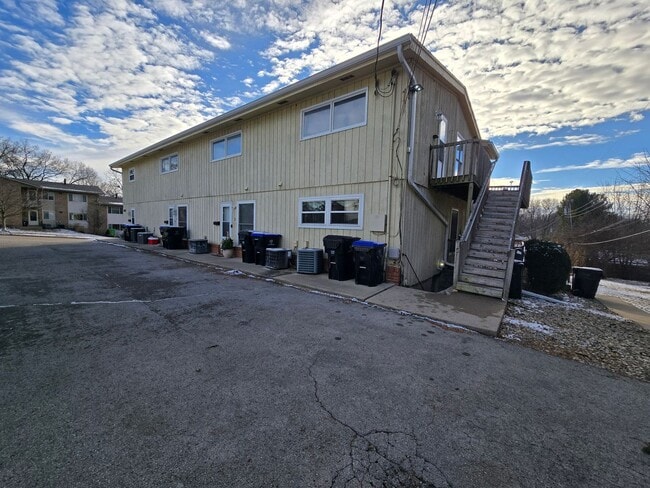 Photo - 203 Eisenhower Dr Unit 5