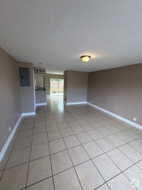 Building Photo - 5955 NW 20th St Rental