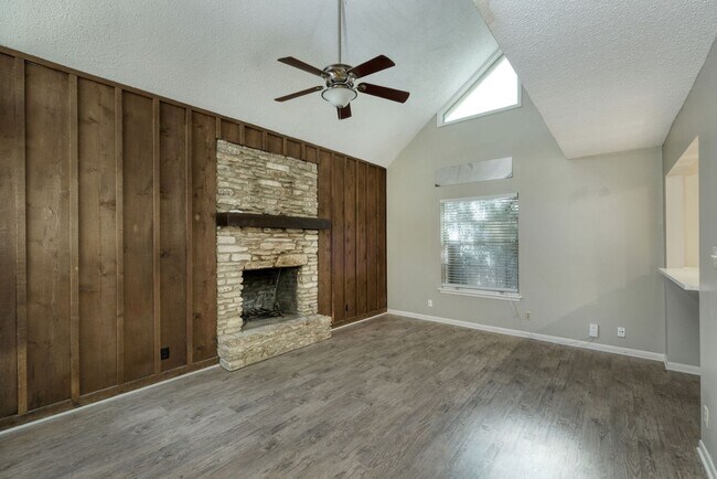 Photo - 2711 St Edwards Cir Unit 2