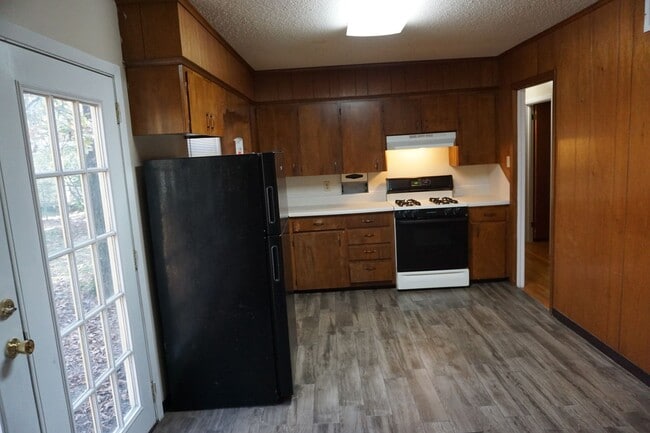 Photo - 77 Somerset Dr