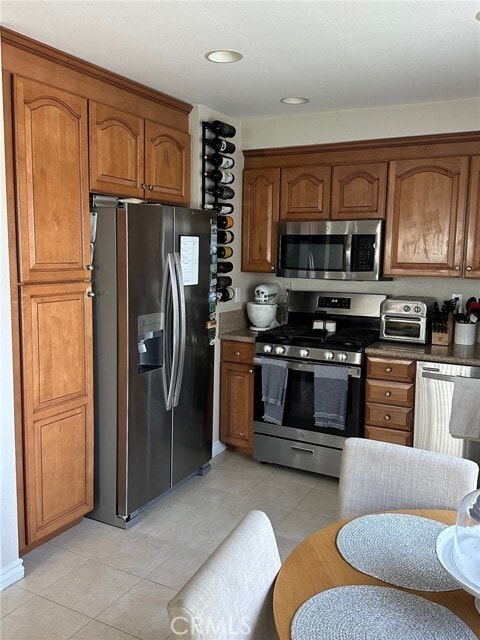 Photo - 202 Colton St