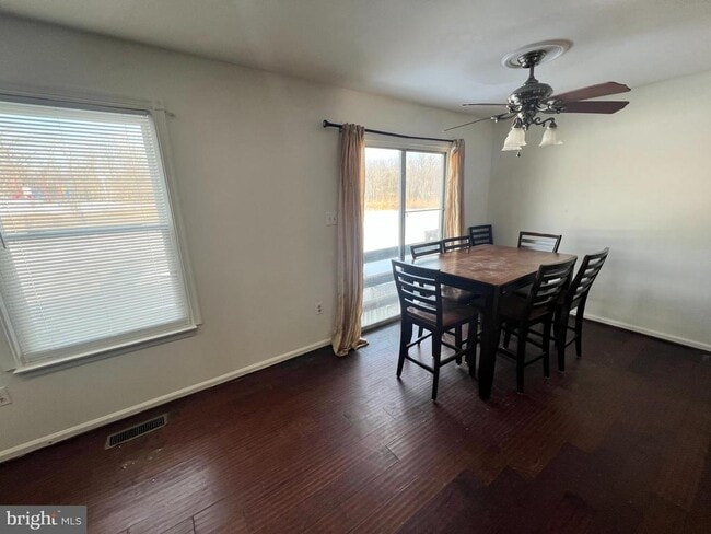 Photo - 3649 Dahlgren Pl