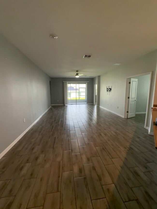 Photo - 1185 Saguaro St