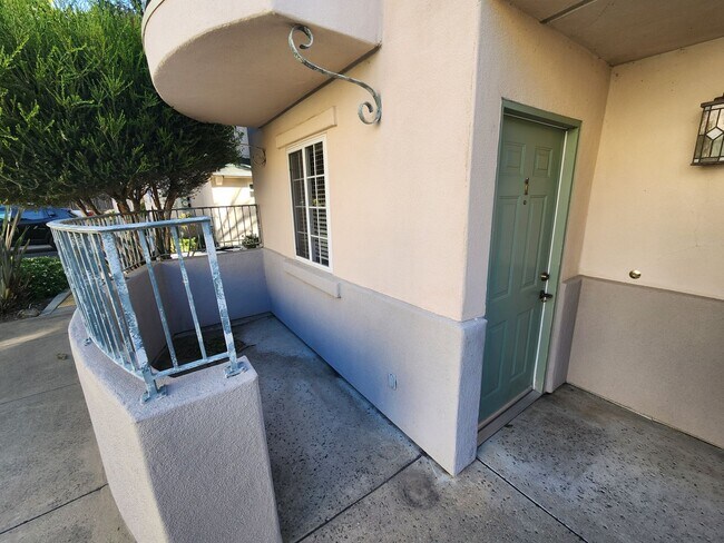 Photo - Downstairs 1 bedroom apartment with small patio and additional storage Unidad 3372 #1