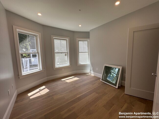 Photo - 51 Fairbanks St Unidad 1