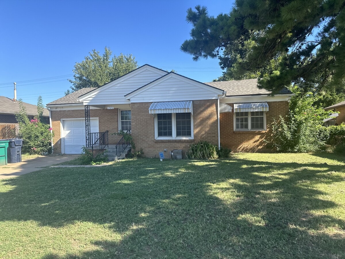 Photo - 745 SW 52nd St