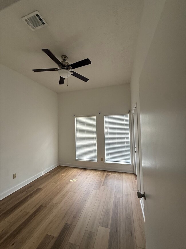 Photo - 3211 Mesquite Dr