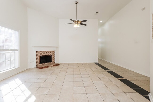 Photo - 1729 Fay Dr