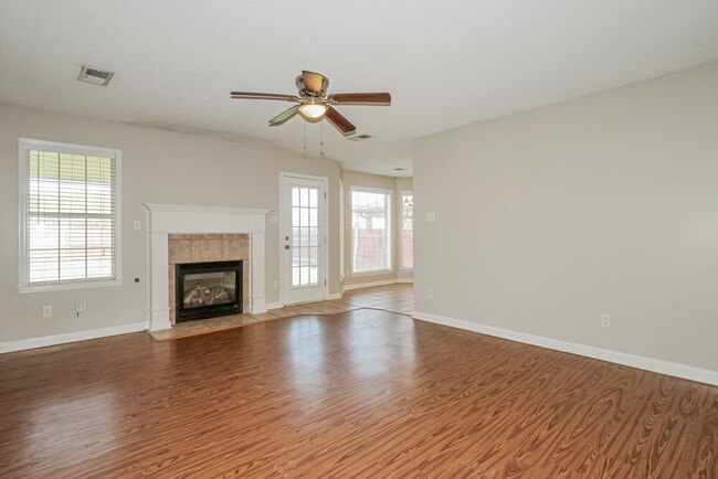 Photo - 1118 Greenwich Dr