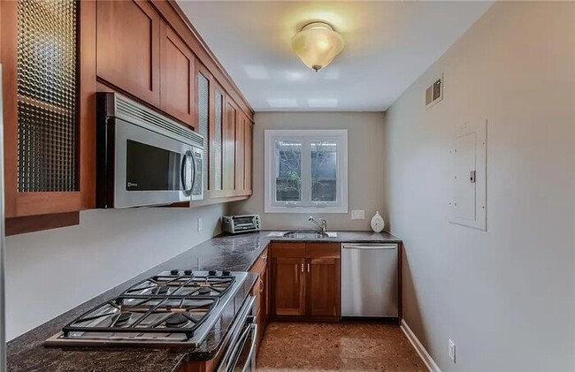 Building Photo - 95 Audubon St Unit 19
