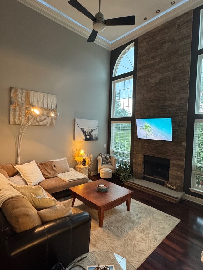 Building Photo - 155 Stirling Ln