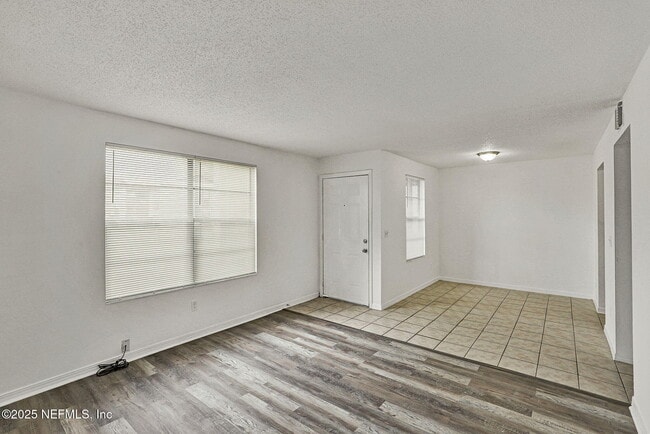 Photo - 475 Crabapple Ct Unidad B